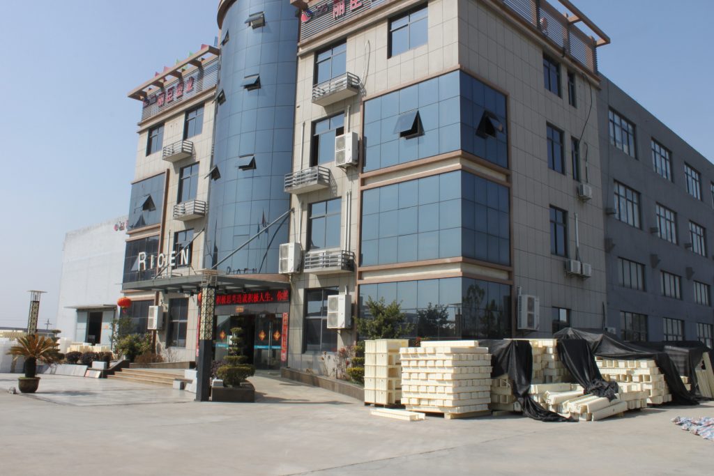 空心六角護(hù)坡模具廠具備哪些因素才能體現(xiàn)其專業(yè)性？